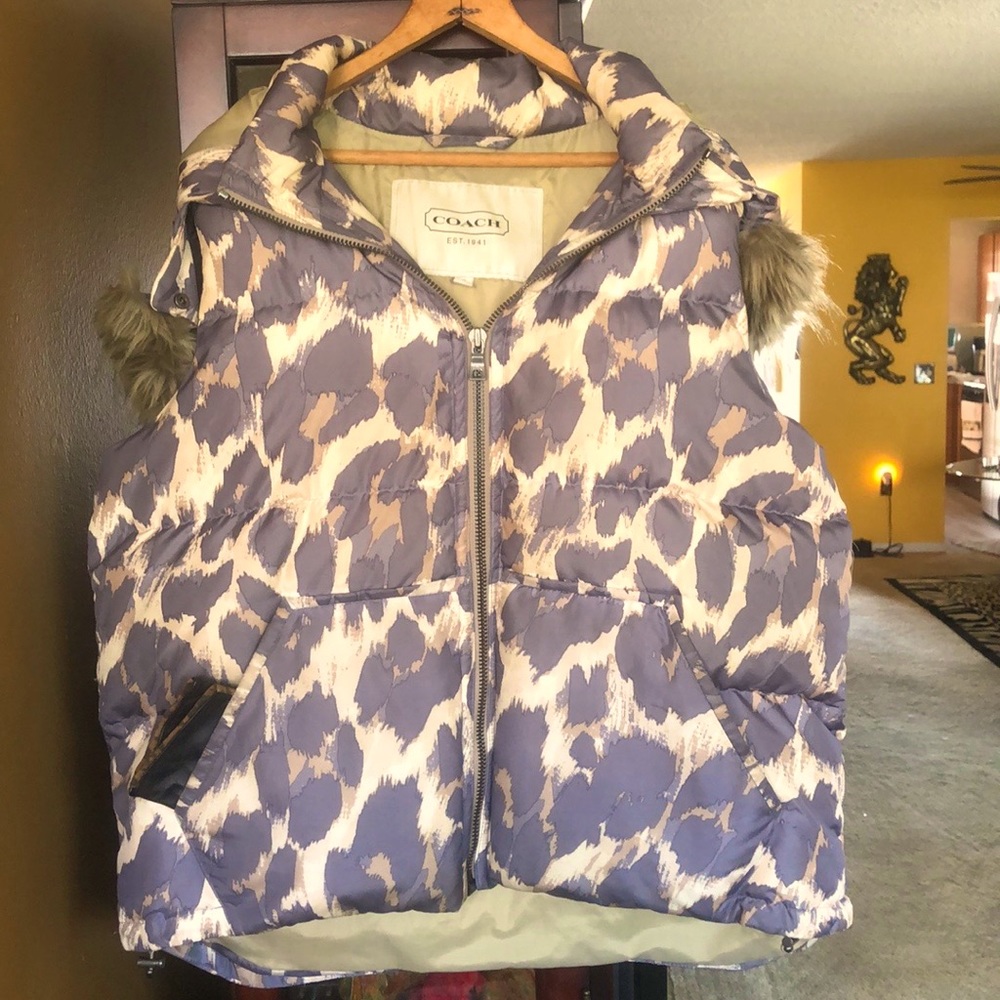 Puffer best with hood !